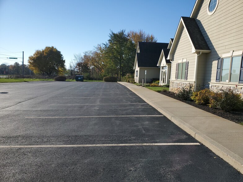 11115-11119 Lima Rd, Fort Wayne, IN à louer - Photo du bâtiment - Image 3 de 18