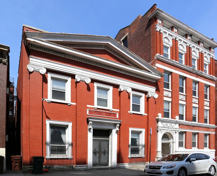 210-212 W 12th St, Cincinnati, OH for lease - Primary Photo - Image 1 of 5