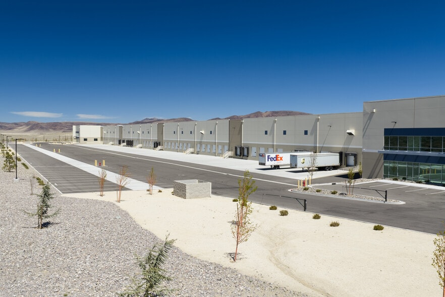 850 Commerce Center Dr, Fernley, NV for lease - Building Photo - Image 2 of 3