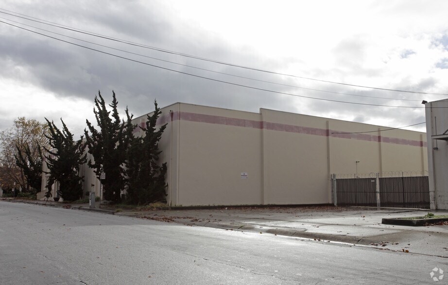 1132 Beecher St, San Leandro, CA à louer - Photo du bâtiment - Image 3 de 3