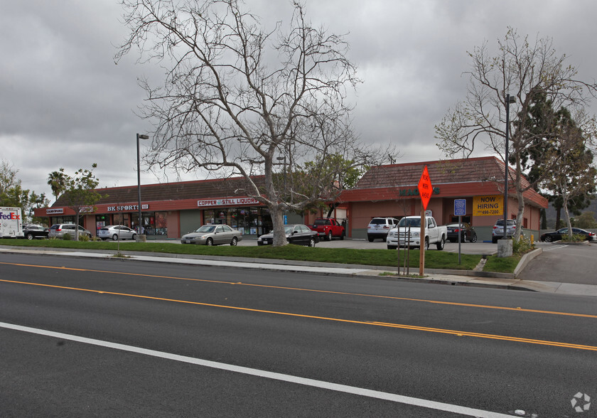 722 N Wendy Dr, Newbury Park, CA for lease - Primary Photo - Image 1 of 4