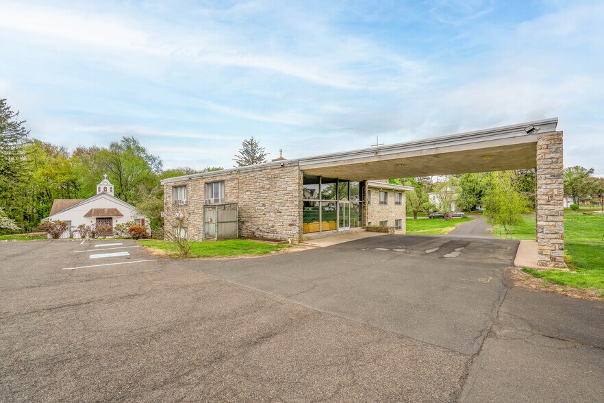 521 Welsh Rd, Philadelphia, PA à vendre - Photo du bâtiment - Image 3 de 7