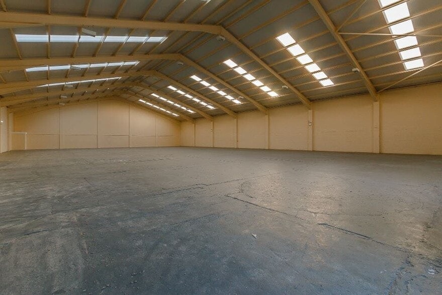 Netherton Rd, Glasgow for lease - Building Photo - Image 2 of 11