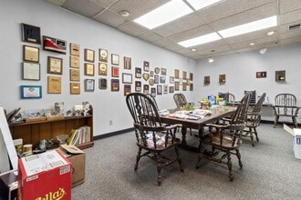 8004-8008 Castleway Dr, Indianapolis, IN à vendre Photo intérieure- Image 2 de 10