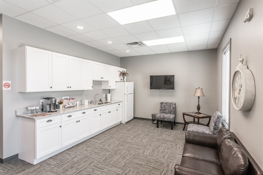 111 Imperial Blvd, Hendersonville, TN à louer - Photo intérieure - Image 2 de 13