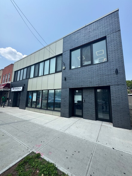 9215 Flatlands Ave, Brooklyn, NY for lease - Building Photo - Image 2 of 7
