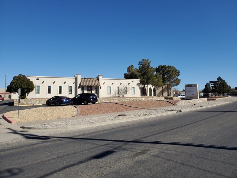 1445 Bessemer Dr, El Paso, TX à louer - Photo du bâtiment - Image 1 de 14