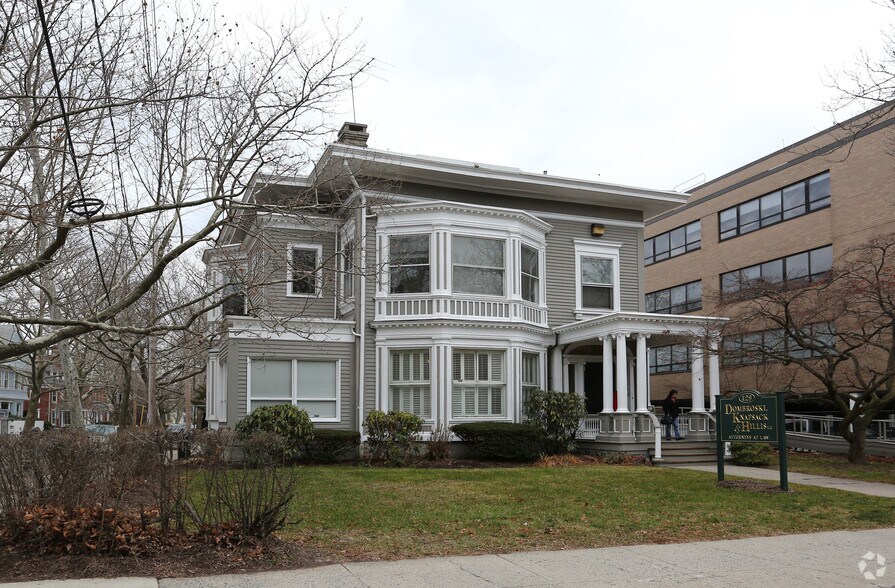 129 Whitney Ave, New Haven, CT à louer - Photo du bâtiment - Image 3 de 6