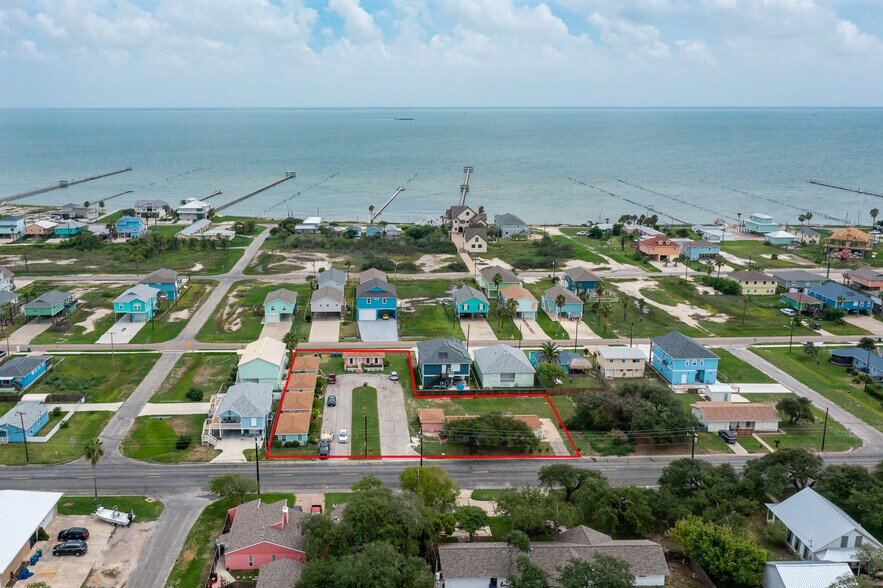 1206-1214 S Church St, Rockport, TX à vendre - Photo du bâtiment - Image 1 de 9