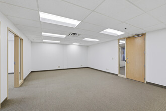 9801 S Dupont Ave, Bloomington, MN à louer Photo intérieure- Image 2 de 15