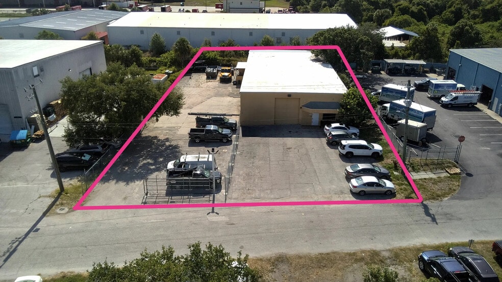 4400 Middle Ave, Sarasota, FL for sale - Building Photo - Image 2 of 12