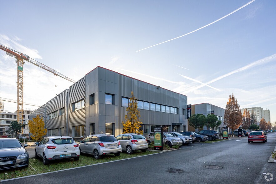 157 Avenue Charles Floquet, Le Blanc-Mesnil à louer - Photo du bâtiment - Image 3 de 3