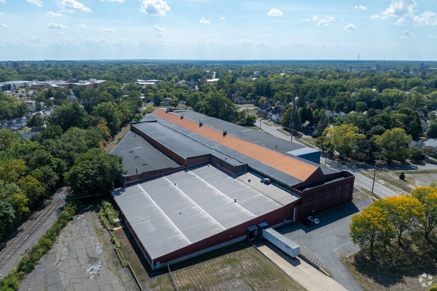 1160 Paige Ave, Warren, OH for lease - Aerial - Image 2 of 4