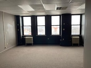 103 E State St, Mason City, IA for lease Interior Photo- Image 1 of 2