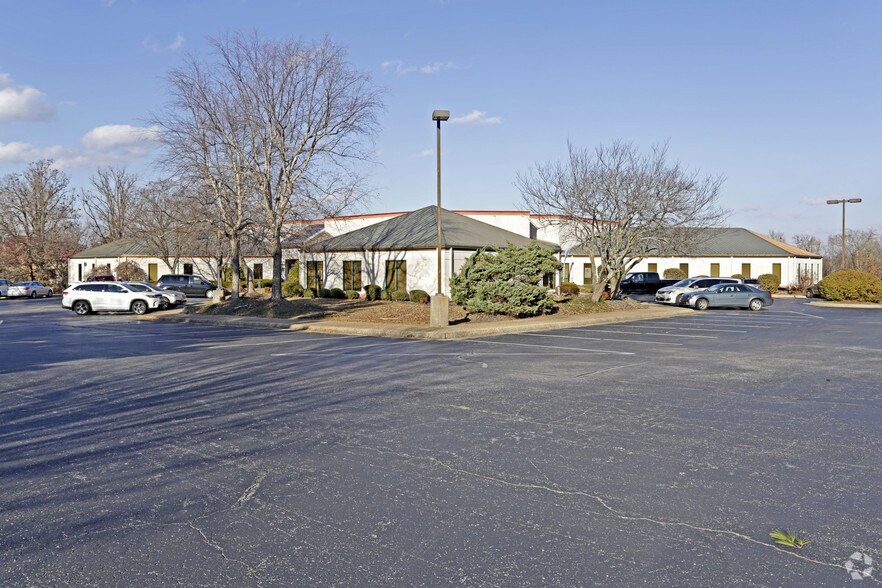 1801 Forest Hills Blvd, Bella Vista, AR à louer - Photo du bâtiment - Image 3 de 6