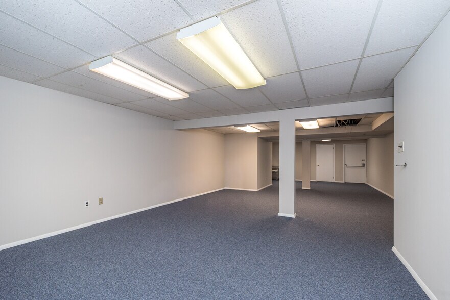 301 S Main St, Doylestown, PA à vendre - Photo du bâtiment - Image 2 de 47