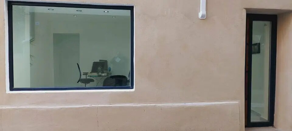 Retail in Carpentras for lease - Building Photo - Image 3 of 5