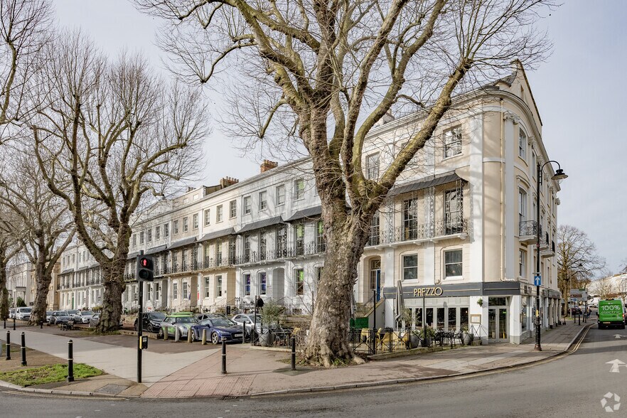 99-119 Promenade, Cheltenham à louer - Photo du bâtiment - Image 3 de 3