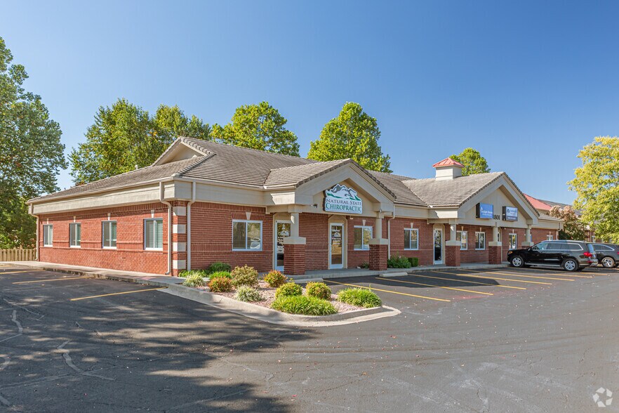 1801 SW Regional Airport Blvd, Bentonville, AR à louer - Photo du bâtiment - Image 2 de 11