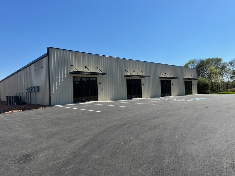 1230 Commerce Dr, Madison, GA for lease - Building Photo - Image 1 of 10