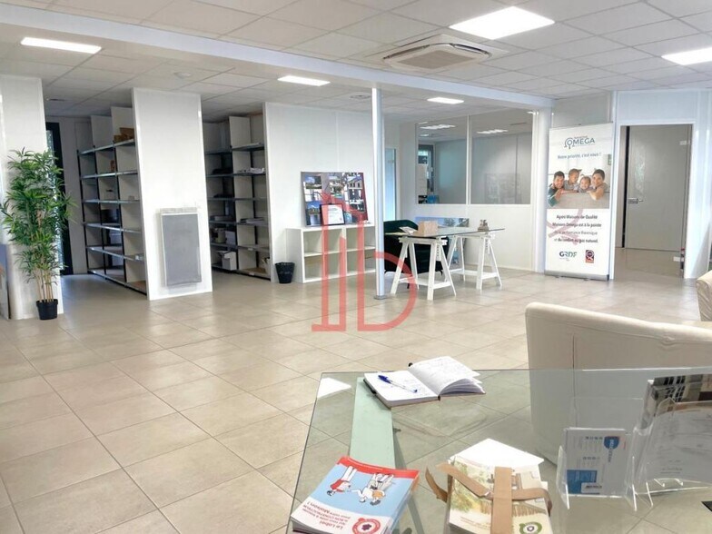 Bureau dans Bruges à louer - Photo du bâtiment - Image 2 de 7