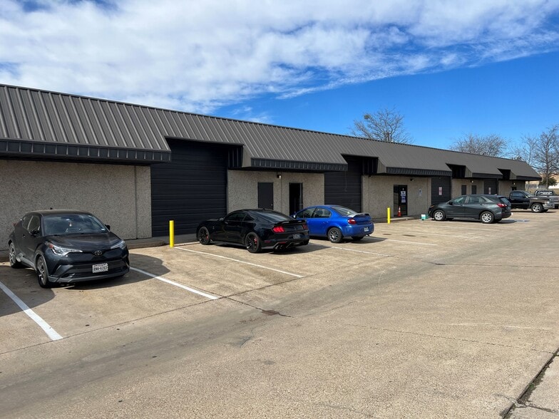 205 Executive Way, DeSoto, TX for lease - Building Photo - Image 3 of 10