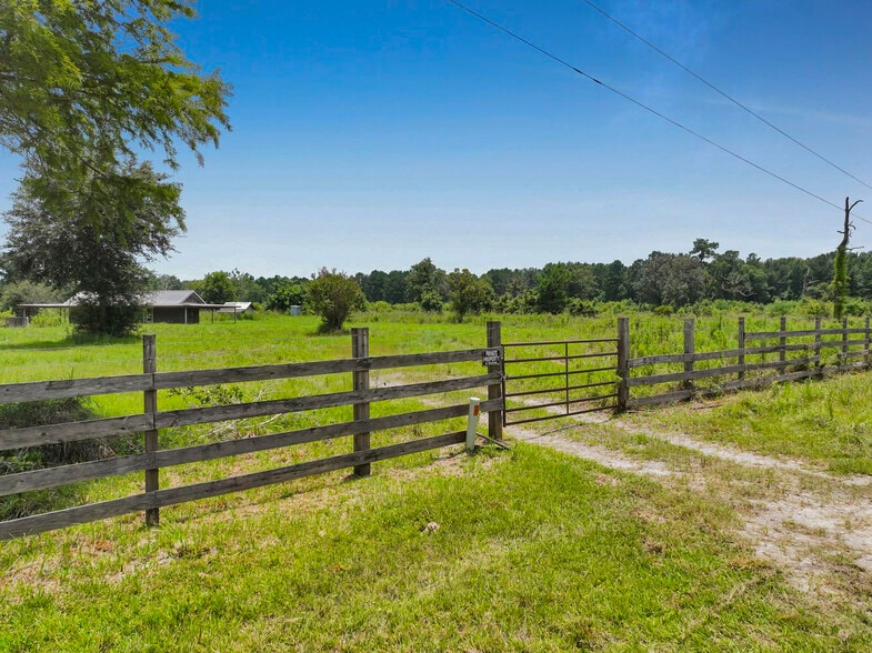 386 County Road 784, Buna, TX à vendre - Photo principale - Image 1 de 32