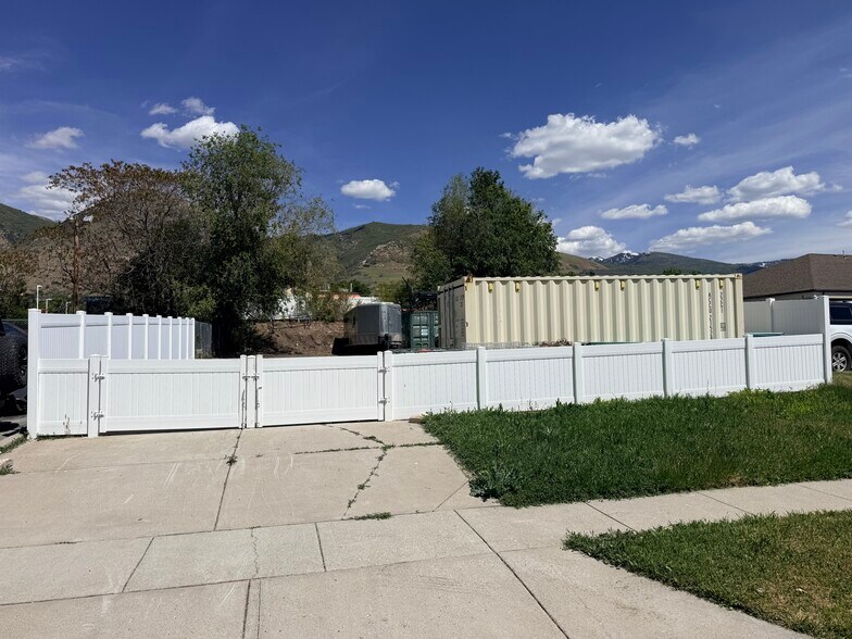 88 W 50 S, Centerville, UT à vendre - Photo du bâtiment - Image 3 de 7