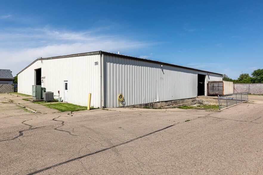 5150 Wagoner Ford Rd, Dayton, OH à vendre - Photo du bâtiment - Image 2 de 3