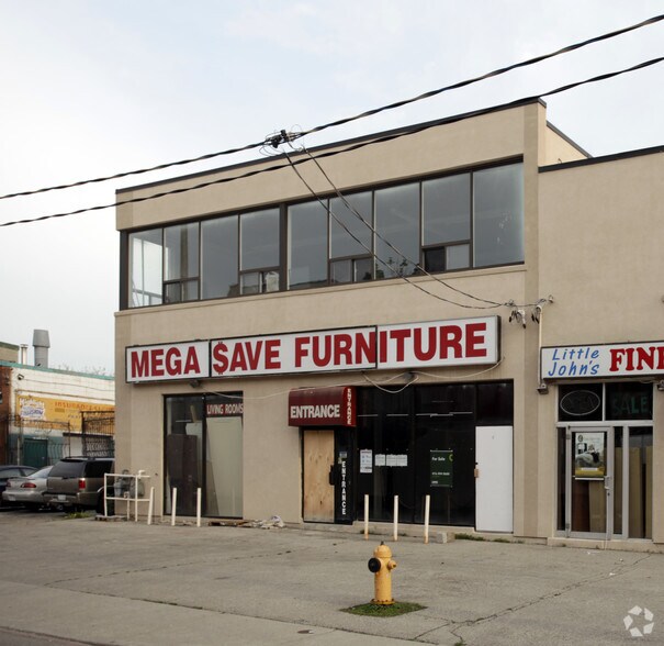 274 Geary Ave, Toronto, ON à vendre - Photo du bâtiment - Image 2 de 4