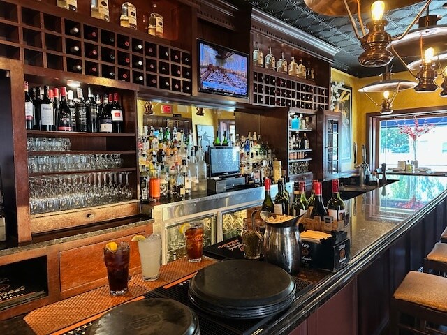 390-394 City Island Avenue portefeuille de 2 propriétés à vendre sur LoopNet.ca - Photo du bâtiment - Image 3 de 13