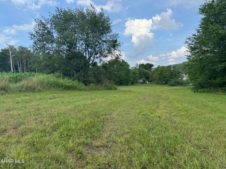 720 Ridge Rd, Fallentimber, PA à vendre - Photo du bâtiment - Image 2 de 4