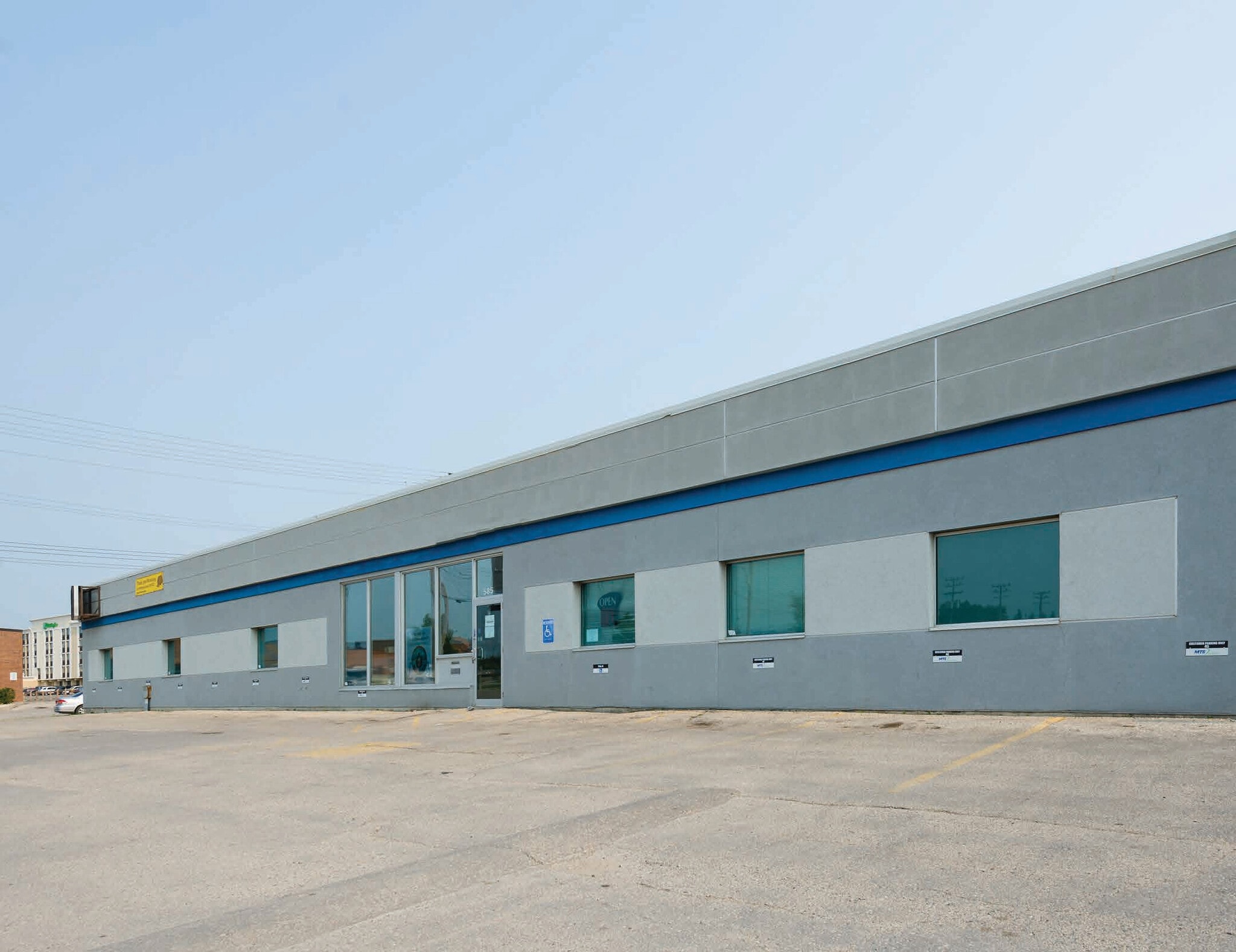 585 Century St, Winnipeg, MB for lease Building Photo- Image 1 of 14