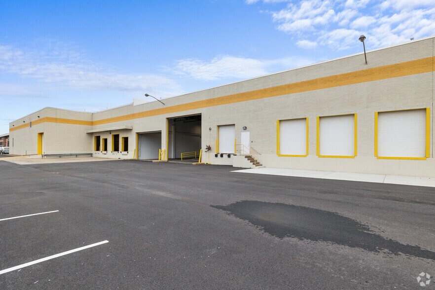 6608-6610 Electronic Dr, Springfield, VA à louer - Photo du bâtiment - Image 3 de 18