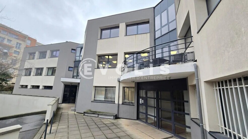 Office in Clichy for sale - Building Photo - Image 1 of 13