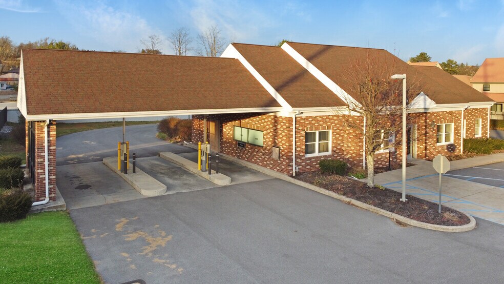 176 Lovell Ave, Ebensburg, PA à vendre - Photo du bâtiment - Image 2 de 31