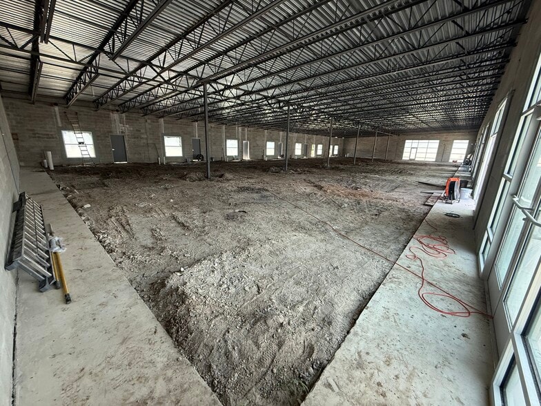 7159-7171 Broad St, Brooksville, FL for lease - Building Photo - Image 2 of 8