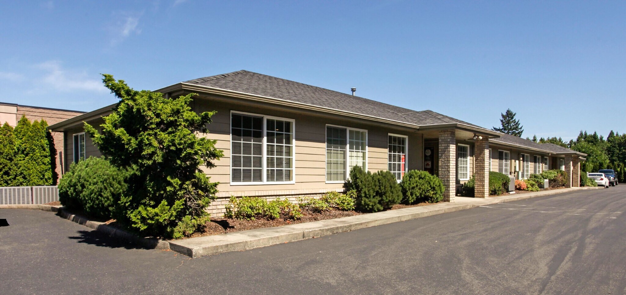 4350-4356 Commercial St SE, Salem, OR à louer Photo du bâtiment- Image 1 de 9
