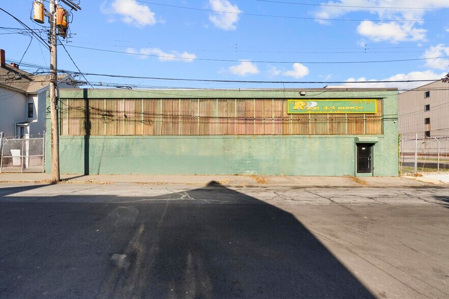 417-433 Myrtle Ave, Bridgeport, CT à vendre - Photo du bâtiment - Image 2 de 22