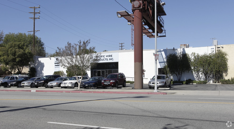 10725 Vanowen St, North Hollywood, CA for lease - Primary Photo - Image 1 of 3