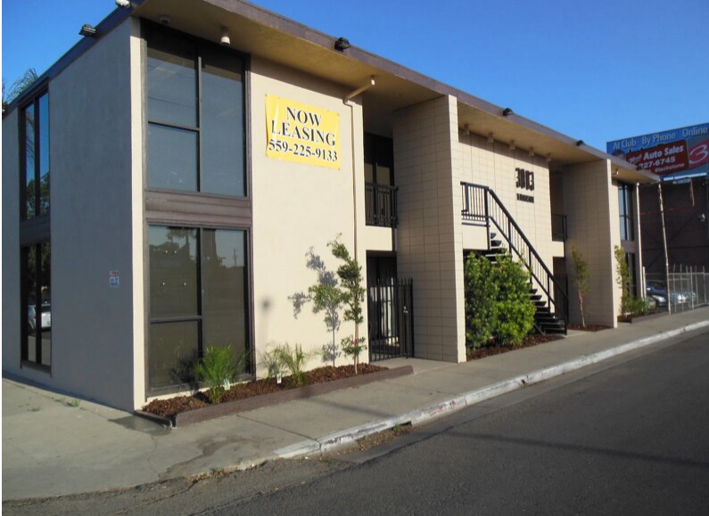 3003 N Blackstone Ave, Fresno, CA for lease Building Photo- Image 1 of 6