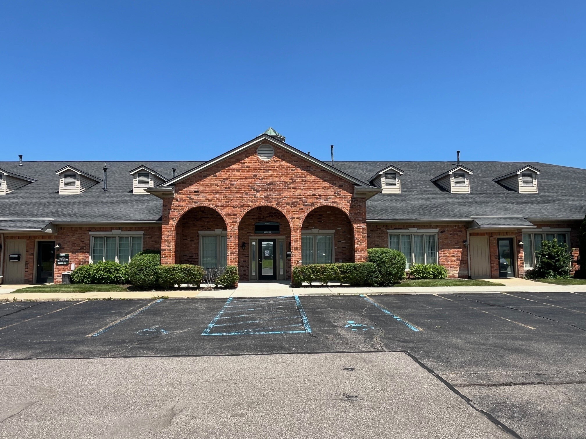 42855 Garfield Rd, Clinton Township, MI for lease Building Photo- Image 1 of 5