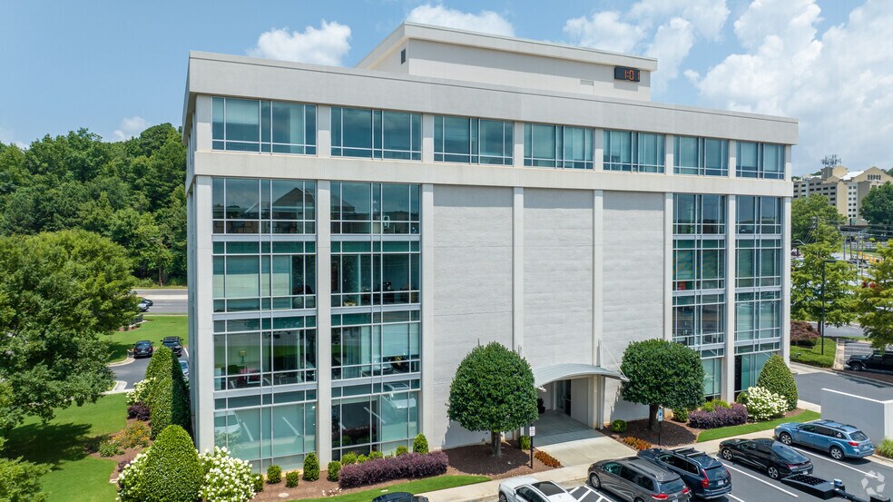 4801 Glenwood Ave, Raleigh, NC à louer - Photo du bâtiment - Image 3 de 11