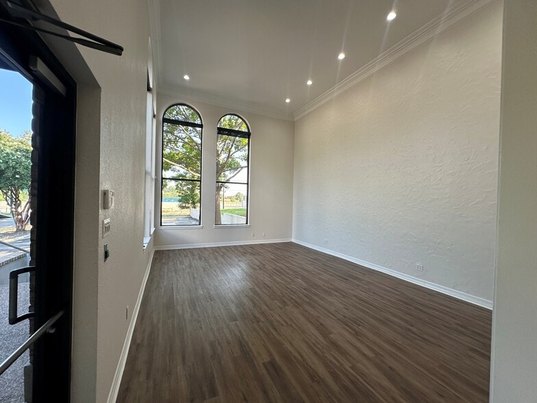 320 Purcey St, Fort Worth, TX for sale - Building Photo - Image 3 of 18