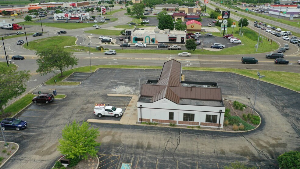4141 Venture Dr, Peru, IL for lease - Building Photo - Image 3 of 4