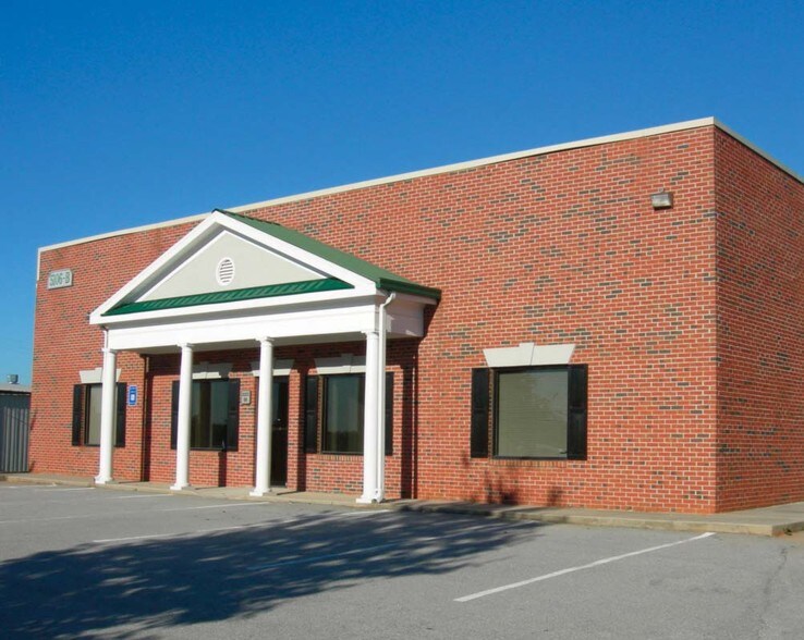 5106 Bristol Industrial Way, Buford, GA à vendre - Photo du bâtiment - Image 2 de 8