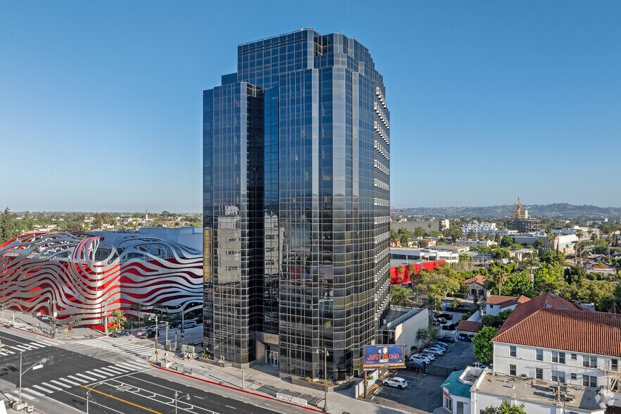 6100 Wilshire Blvd, Los Angeles, CA à louer - Photo du bâtiment - Image 1 de 9