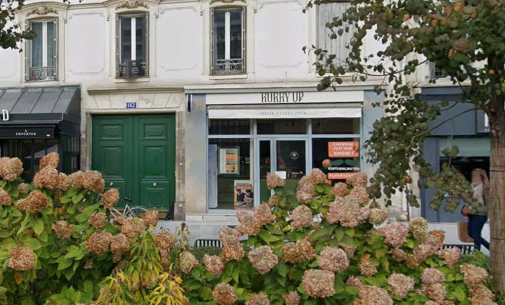 Retail in Neuilly-sur-Seine for lease Building Photo- Image 1 of 5