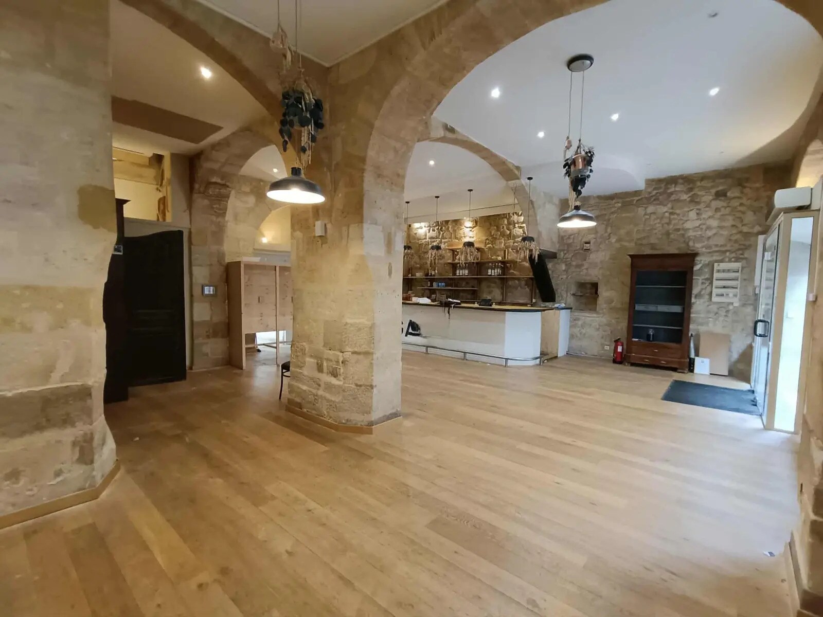 Commerce de détail dans Bordeaux à louer Photo intérieure- Image 1 de 3