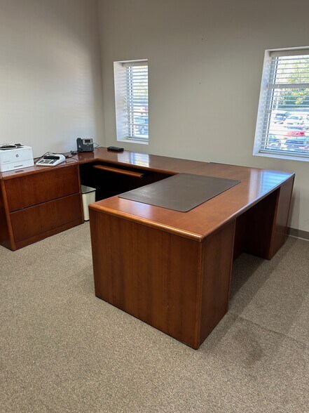 12301 Farmington Rd, Livonia, MI à vendre - Photo intérieure - Image 2 de 22